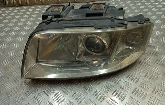 Audi A6 S6 C5 4B Headlight/headlamp 15592300