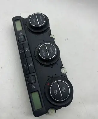 Volkswagen Touran I Climate control unit