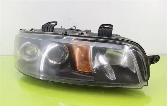 Fiat Punto (188) Headlight/headlamp 205957