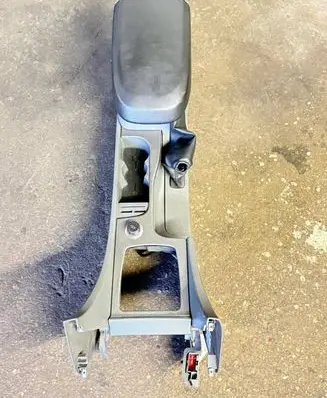 Ford Focus Center console 8M51A045M19 2602A 04112008