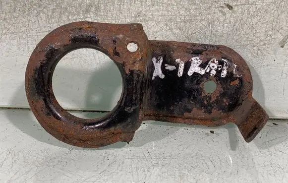Radiator mount bracket