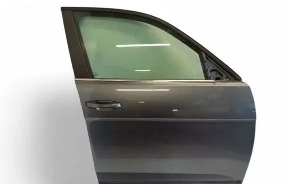 Volkswagen Atlas Front door