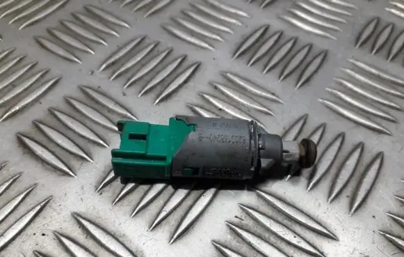 Renault Megane II Brake pedal sensor switch 8200168240b 8200168240-b