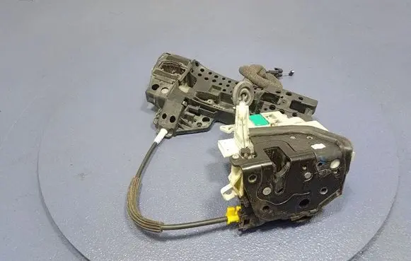 Audi A6 Allroad C7 Front door lock 8J1837016F