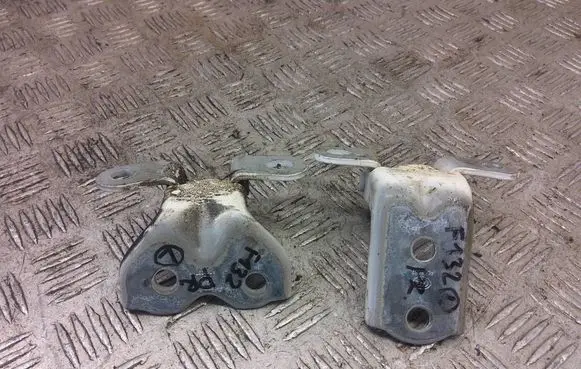Hyundai i10 Front door hinge set 