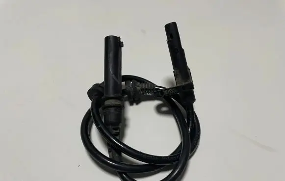 BMW X6 E71 ABS brake wheel speed sensor 6771776