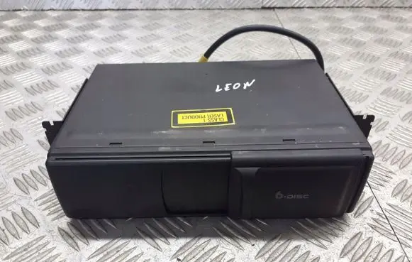 Seat Leon (1P) CD/DVD changer 1J6035111X