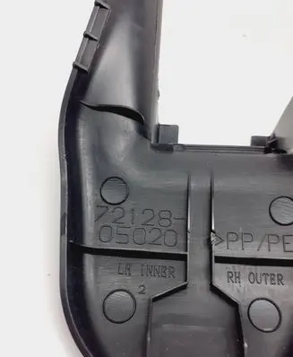 Toyota Avensis T270 Front mudguard 05020 72128