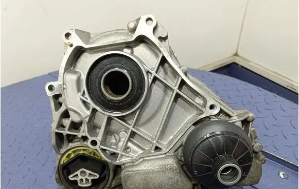 Audi A4 S4 B7 8E 8H Gearbox transfer box case 9469020