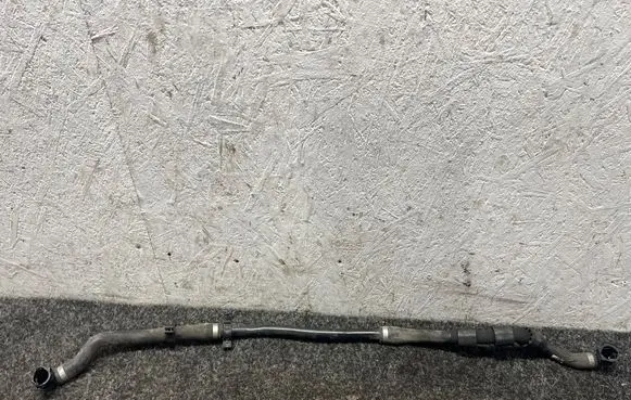 Engine coolant pipe/hose