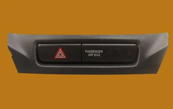 Suzuki Baleno IV Hazard light switch J042137430