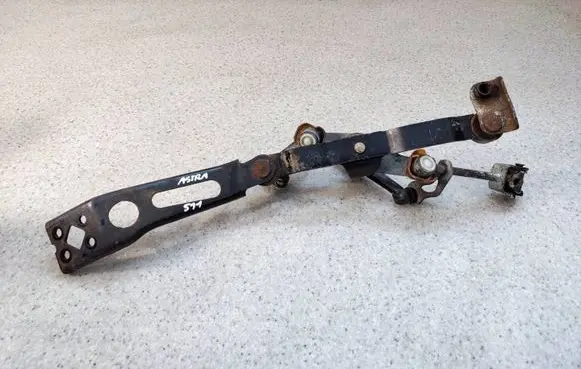 Opel Astra G Gear shift cable bracket 