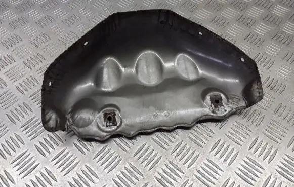 Ford Mondeo Mk III Heat shield in engine bay 