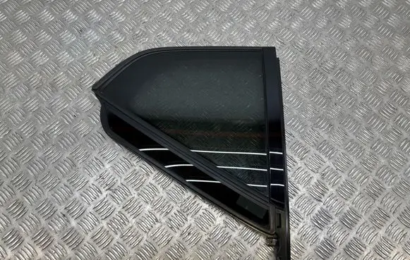Volvo XC40 Rear vent window glass 32244806