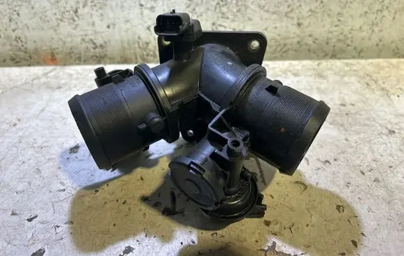 Volvo C30 Throttle valve 9647015480