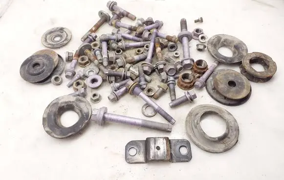 Toyota RAV 4 (XA50) Nuts/bolts