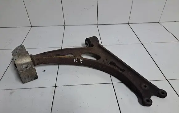 Seat Altea Front lower control arm/wishbone 1K0407153G