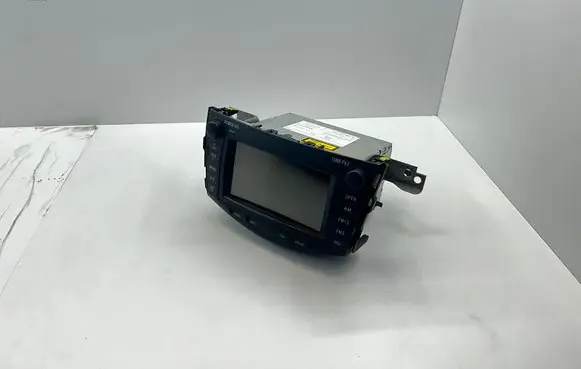 Toyota RAV 4 (XA30) Radio/CD/DVD/GPS head unit 8612042240 VQXS0570A