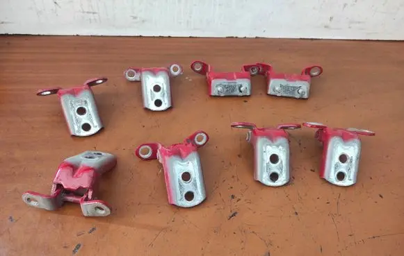 Nissan Juke I F15 Front door hinge set ES03