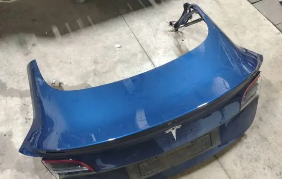 Tesla Model 3 Tailgate/trunk/boot lid