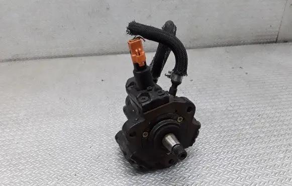 Citroen C5 Fuel injection high pressure pump 0445010046