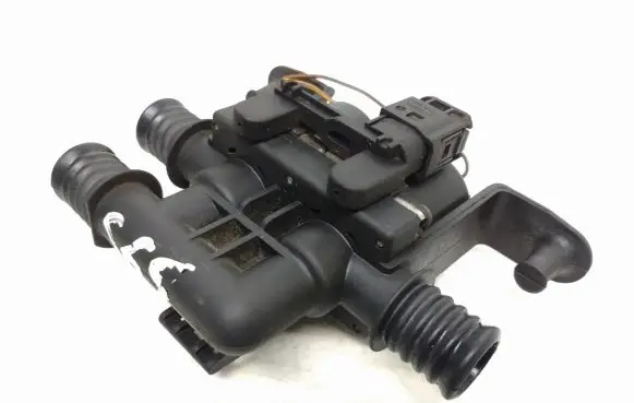 BMW 5 E60 E61 Coolant heater control valve 6931708 64116931708