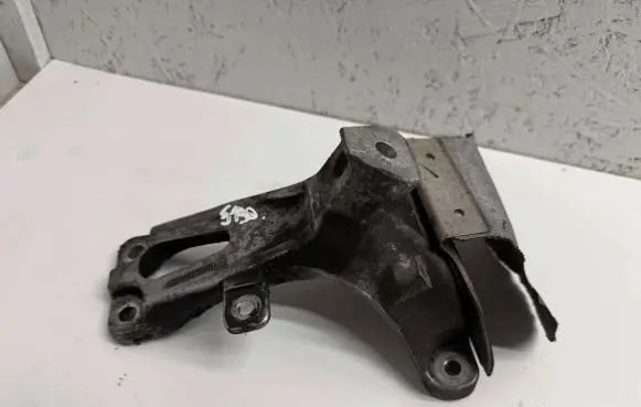 Audi A6 C7 Engine mounting bracket 4G0199308E