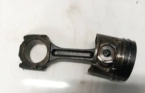 Hyundai Santa Fe Piston with connecting rod B11AD