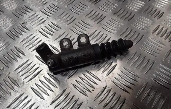 Mazda 6 Clutch slave cylinder 