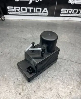 Mercedes-Benz C W203 Central locking vacuum pump 2038000048