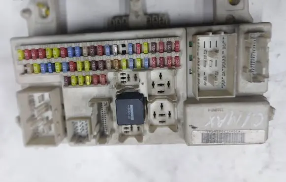 Ford C-MAX I Fuse module