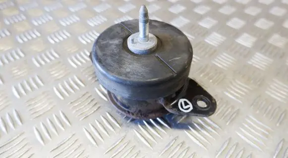 Engine mount bracket