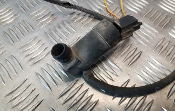 Volvo S60 Windscreen/windshield washer pump