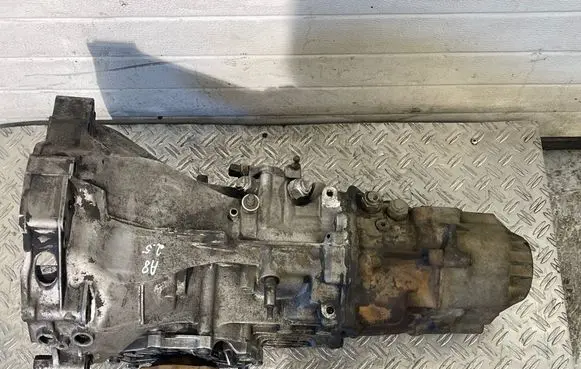 Audi A8 S8 D2 4D Manual 6 speed gearbox CYB