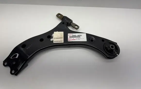 Toyota Sienna XL40 IV Front control arm 4806908050