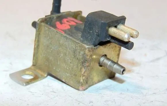 Mercedes-Benz S W140 Turbo solenoid valve A0015407097 0015407097