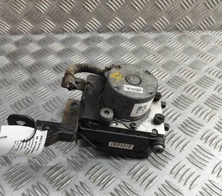 Hyundai Santa Fe ABS Pump 589202WEC0