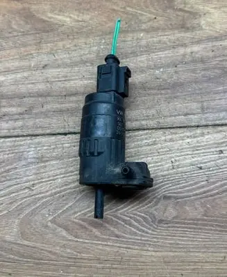 Volkswagen Touran I Windscreen/windshield washer pump 1K6955651 24013438