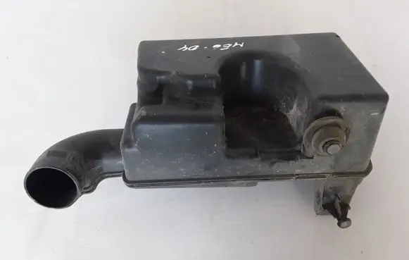 Renault Megane II Other engine bay part