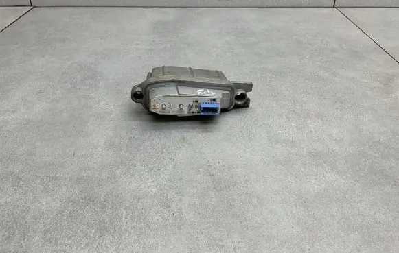 Audi Q3 8U LED ballast control module 10010070600