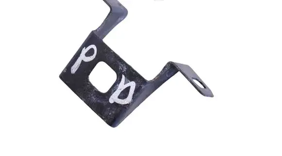 Porsche Cayenne (9PA) Fender mounting bracket 7L5821161A