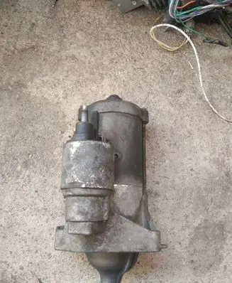 Renault Trafic III (X82) Starter motor 233000106R ESW2014 0327PG