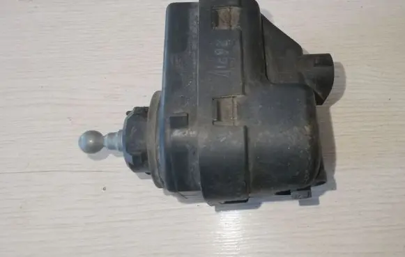 Renault Safrane Headlight level adjustment motor 7701035207