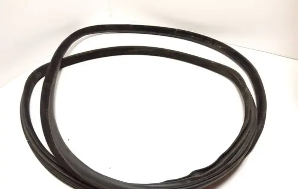 Volvo XC90 Rubber seal rear door 