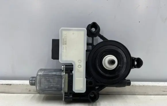 Audi Q2 - Rear door window regulator motor 5q0959407e