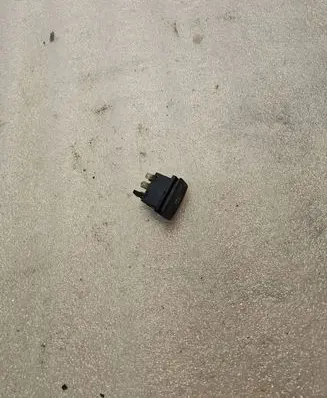 Nissan X-Trail T30 Electric window control switch DCP8246