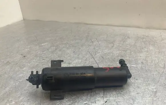 BMW X5 E70 Headlight washer spray nozzle 7173851 13037710