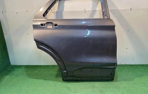 Ford Explorer VI Rear door