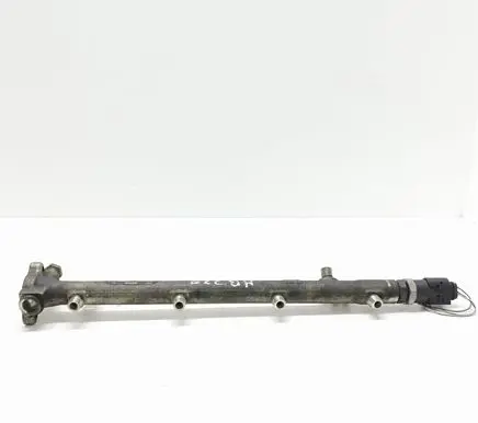 Mercedes-Benz C W203 Fuel main line pipe A6110700095 003298L2 0445214004