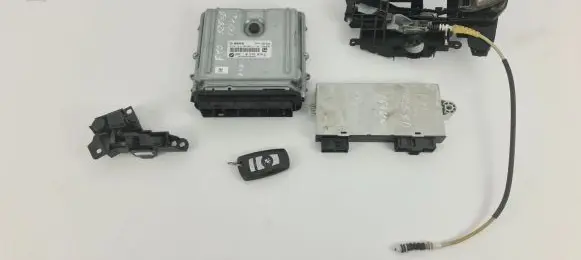 BMW 5 F10 F11 Engine ECU kit and lock set 8572874 9301522